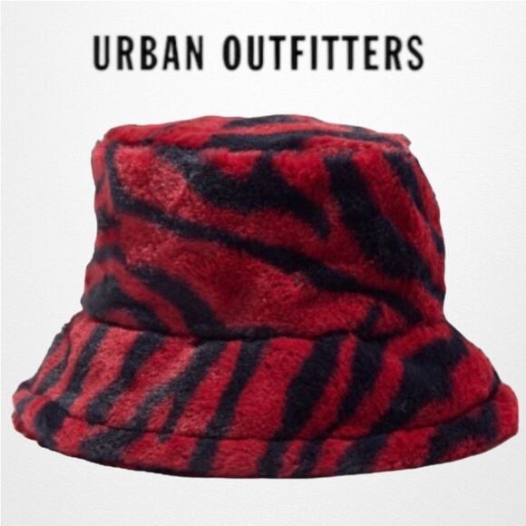 NEW Urban Outfitters UO Knox Printed Faux Fur Bucket Cap Hat - Picture 1 of 2